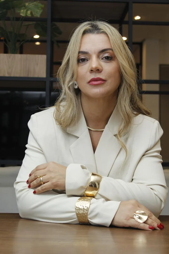 Leia Sampaio, micropigmentadora